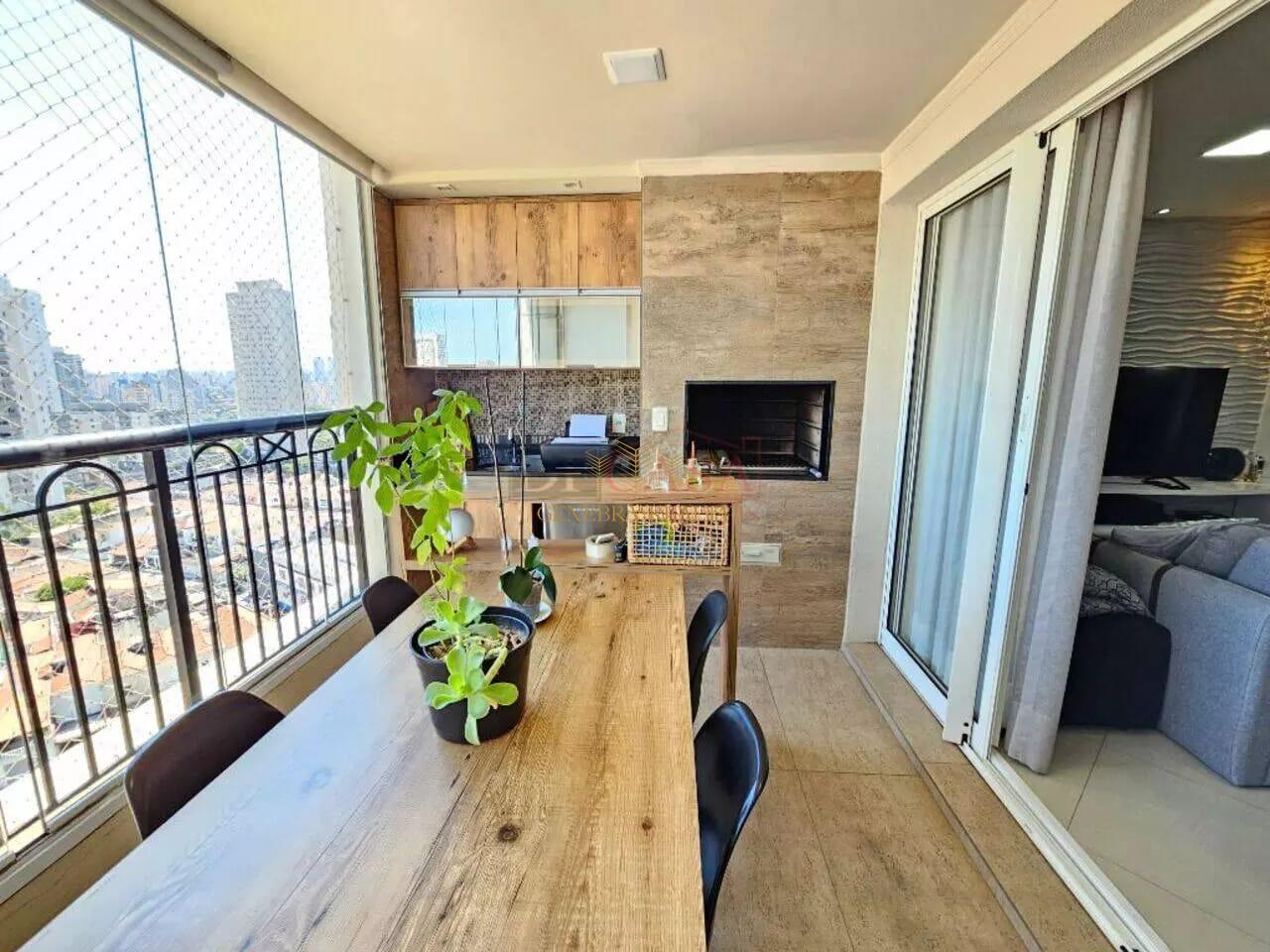 Apartamento com 3 dorms e varanda gourmet no Tatuapé